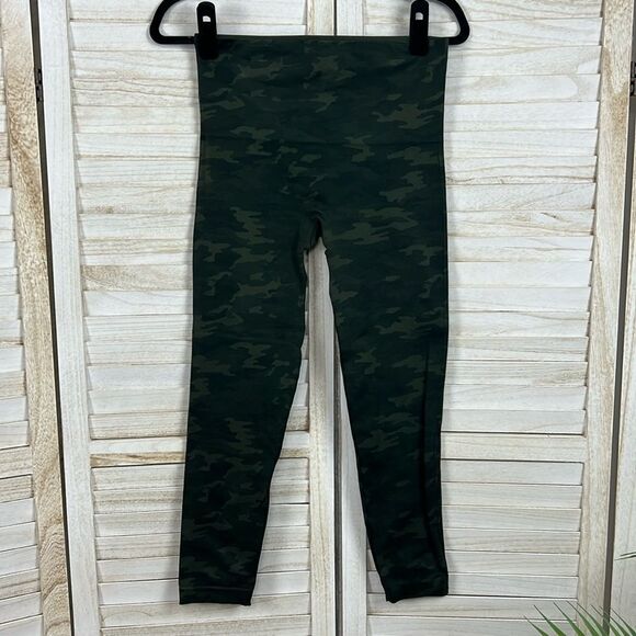SPANX Look At Me Now Seamless Camo Leggings Large - Picture 1 of 8